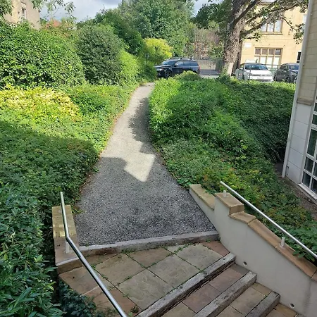2-bed Flat In Chapel Allerton, Apartment *