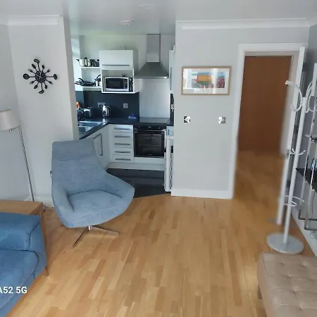 Apartment 2-bed Flat In Chapel Allerton, *