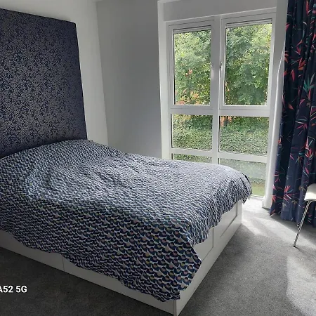 Apartment 2-bed Flat In Chapel Allerton,